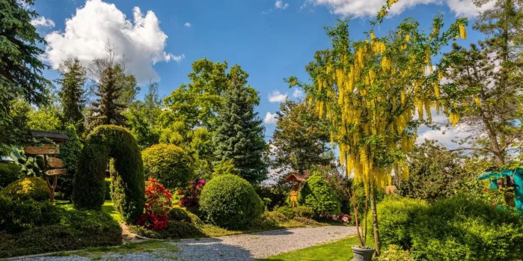 How Do You Prevent Heat Exhaustion While Gardening in the Summer? How Do You Prevent Heat Exhaustion While Gardening in the Summer?